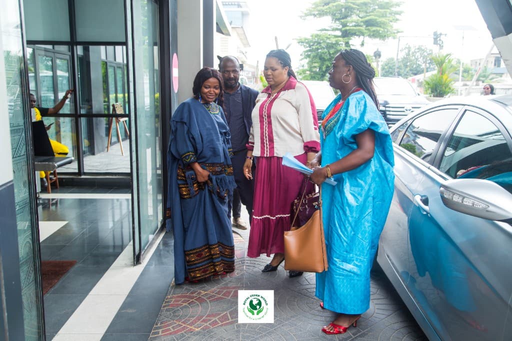 Delegates arriving at the hotel entrance